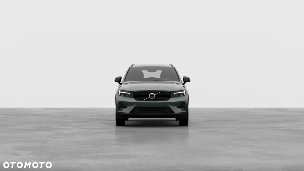 Volvo XC 40 B4 Plus Dark - 3