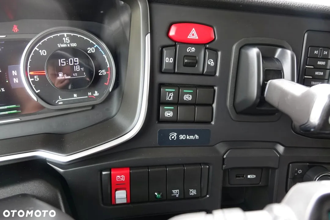 Scania S500 EURO 6 / STANDARD / AUTOMAT / RETARDER / NAVI / LODÓWKA / FULL LED / KLIMA POSTOJOWA / 2 ZBIORNIKI - 38