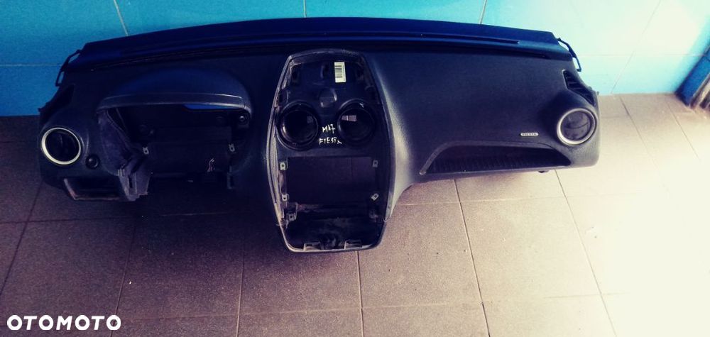 Deska Rozdzielcza Ford Fiesta MK6 - 1