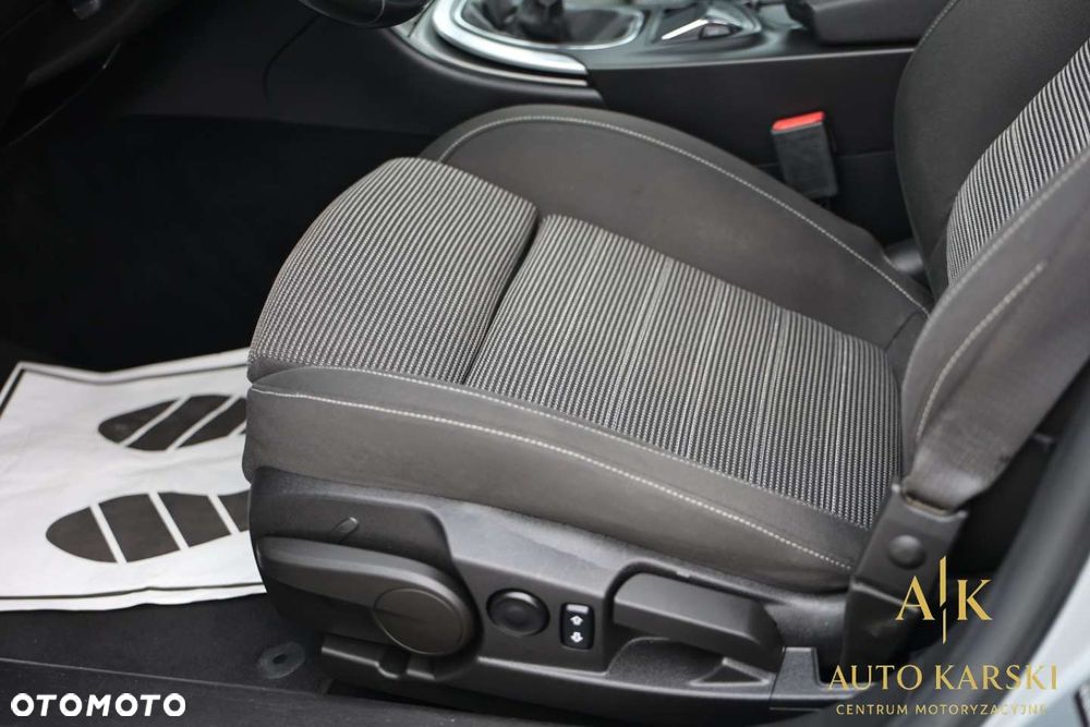 Opel Insignia - 34