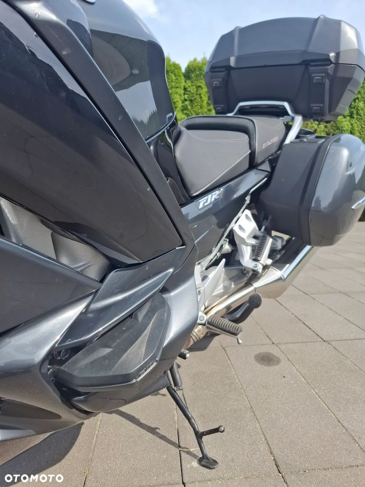 Yamaha FJR - 19