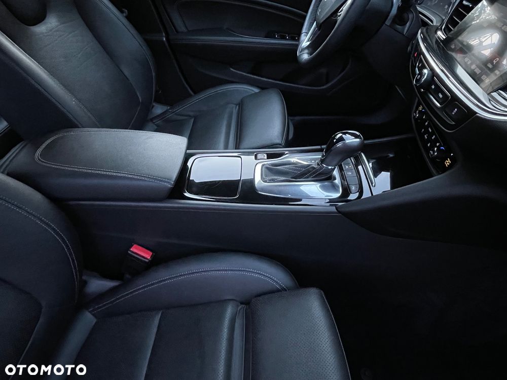 Opel Insignia 1.6 ECOTEC Exclusive - 26