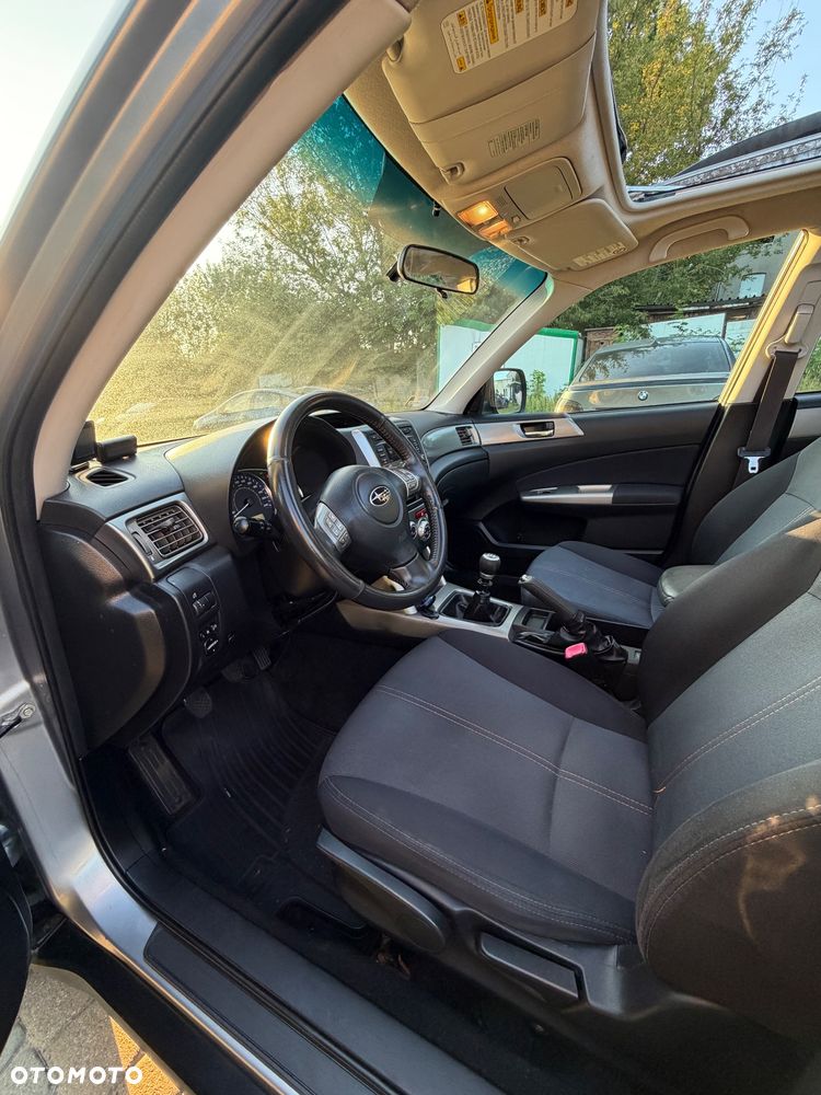Subaru Forester 2.0D VR 000 - 11