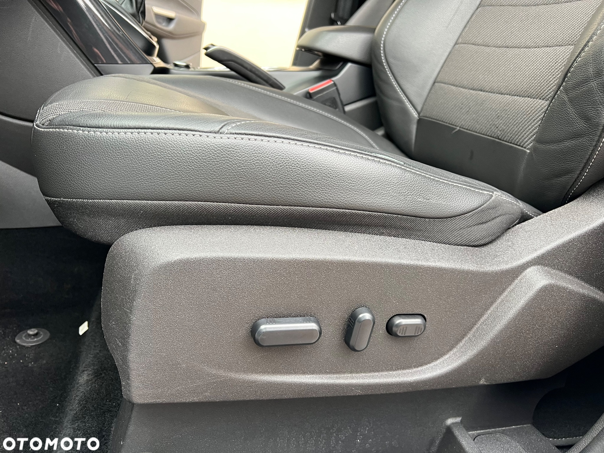 Ford Kuga 1.5 EcoBoost 2x4 ST-Line - 22