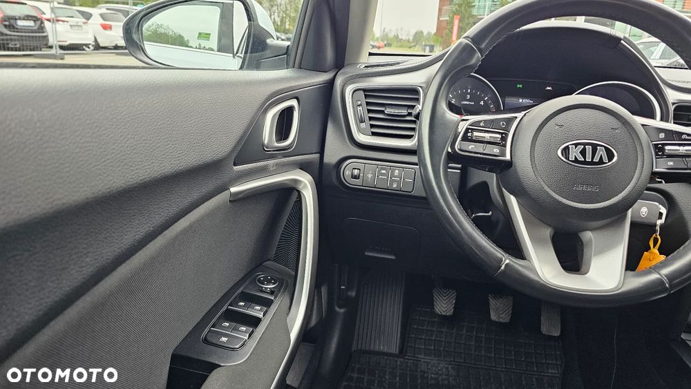 Kia Ceed 1.6 CRDi mHEV M - 7