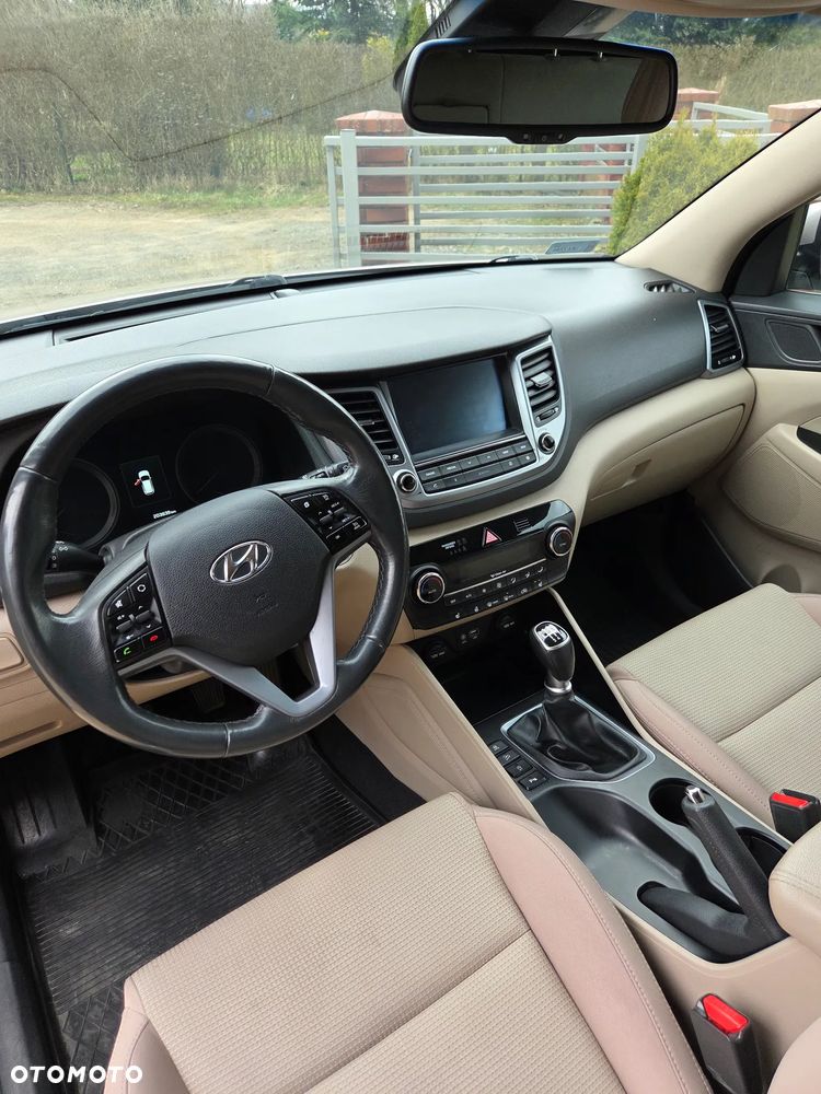 Hyundai Tucson 1.7 CRDI BlueDrive Style 2WD - 15