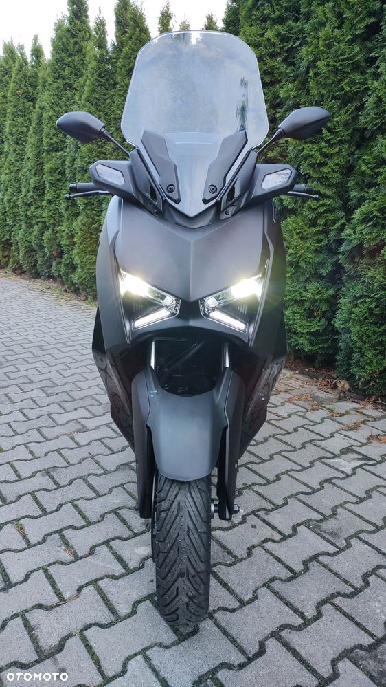 Yamaha X-max - 5