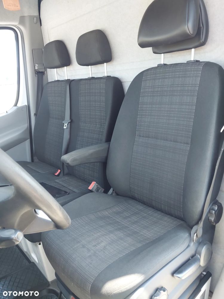 Mercedes-Benz Sprinter - 10