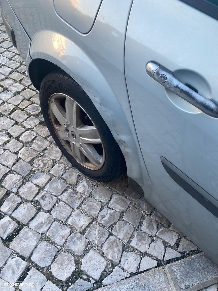 Renault Mégane Break 1.9 dTi Authentic - 9