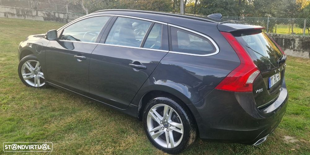 Volvo V60 2.4 D6 Momentum AWD Phev - 5