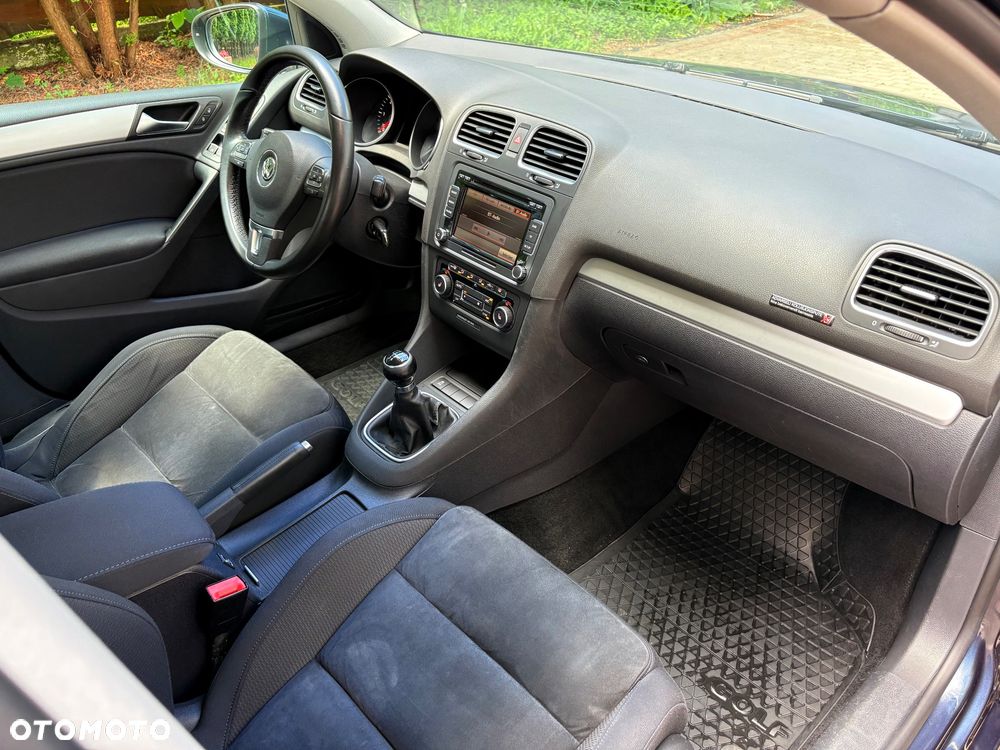 Volkswagen Golf 1.6 TDI Highline - 12