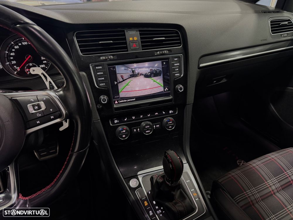 VW Golf 2.0 TSi GTi DSG - 9