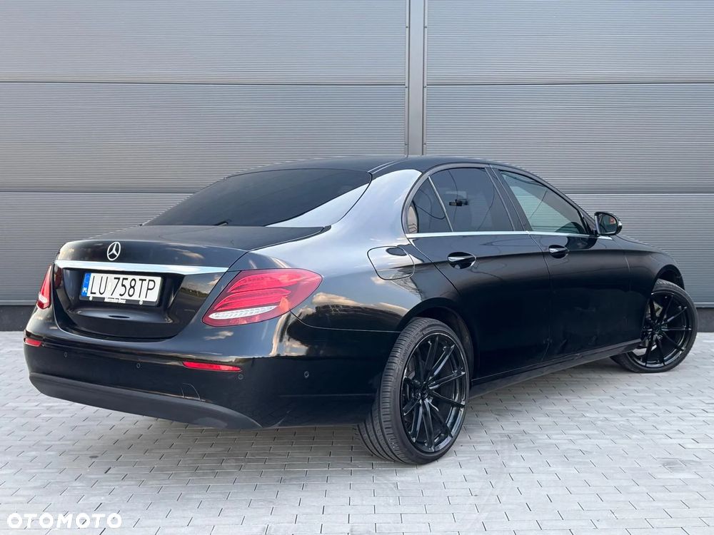 Mercedes-Benz Klasa E 200 d T 9G-TRONIC - 4