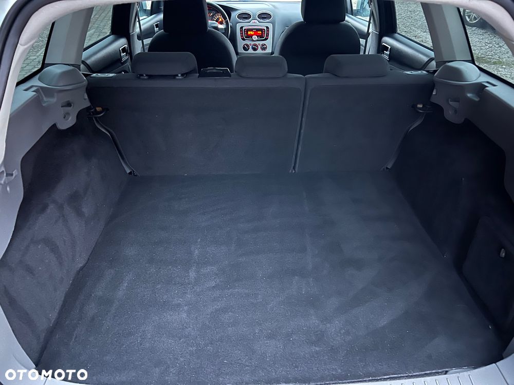 Ford Focus 1.6 16V Trend - 15