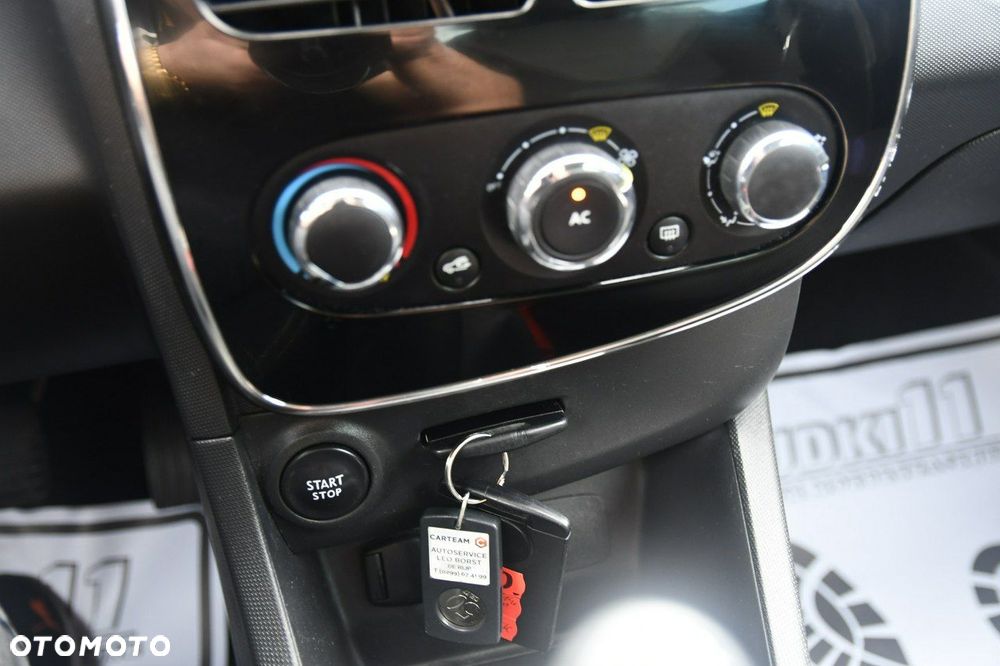 Renault Clio - 32