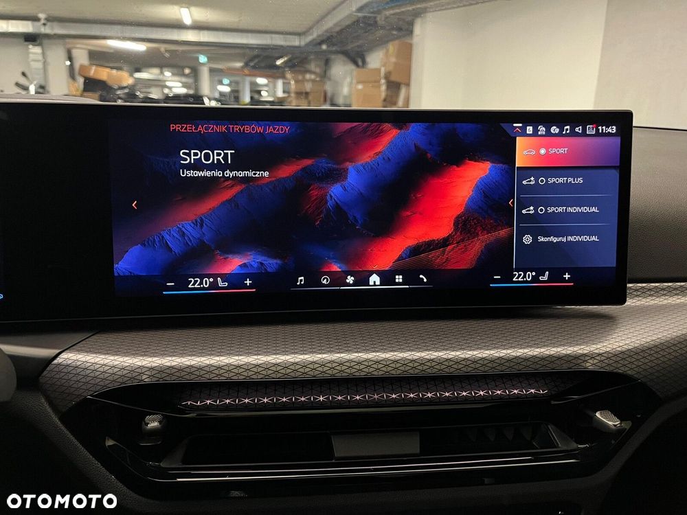 BMW Seria 3 330i xDrive M Sport - 28