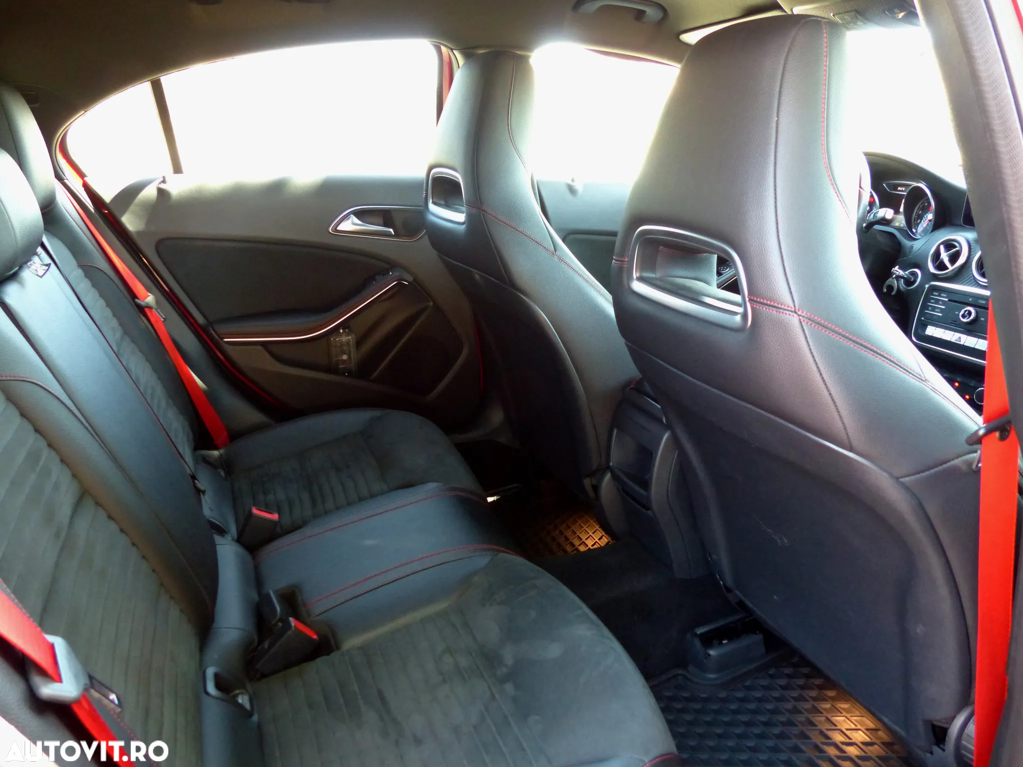 Mercedes-Benz A 180 7G-DCT AMG Line - 8