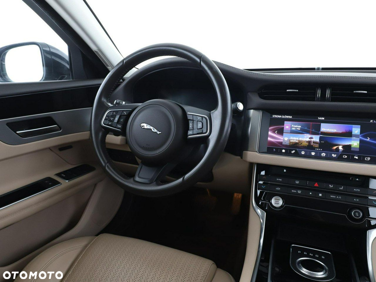 Jaguar XF 20d Portfolio - 16