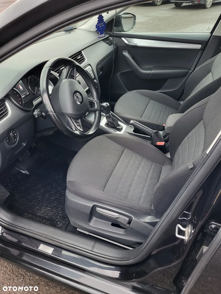Skoda Octavia 1.6 TDI Elegance DSG - 8