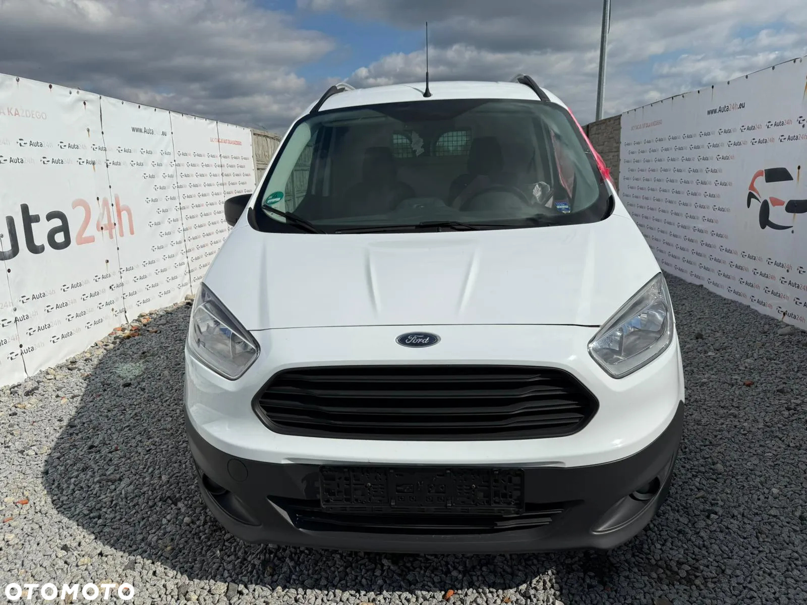 Ford Transit Courier - 3