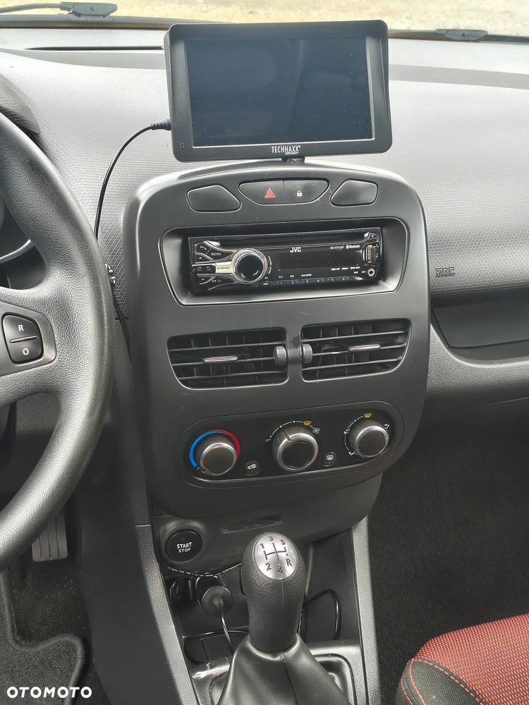Renault Clio 1.2 16V 75 Life - 19