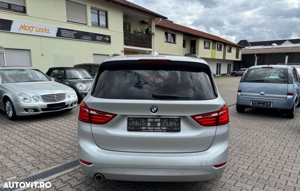 BMW Seria 2 216d - 6