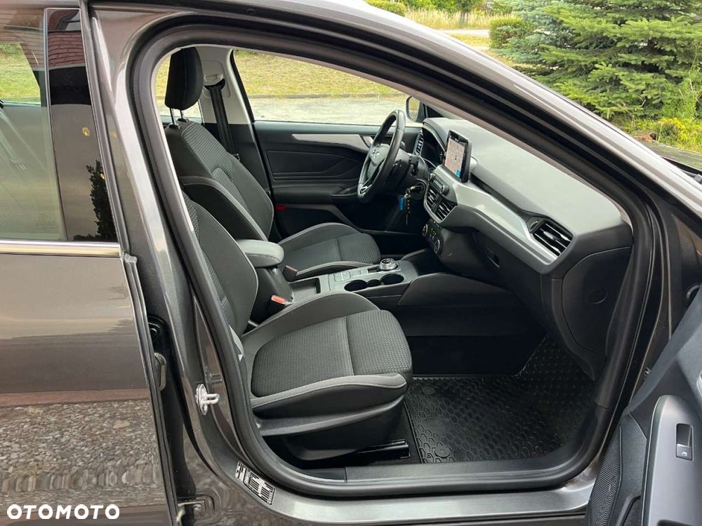 Ford Focus Turnier 1.5 EcoBlue Start-Stopp-System TITANIUM - 24