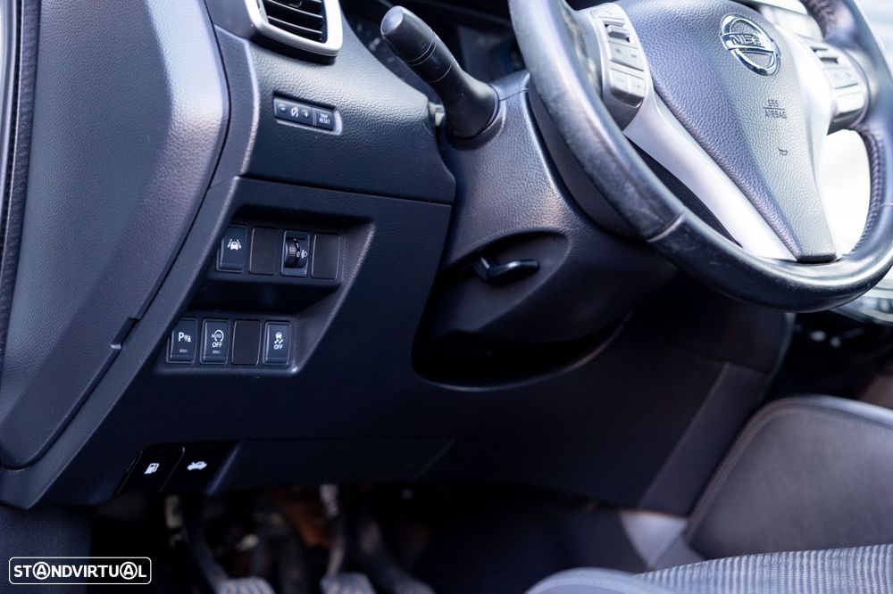 Nissan Qashqai 1.5 dCi N-Connecta - 23