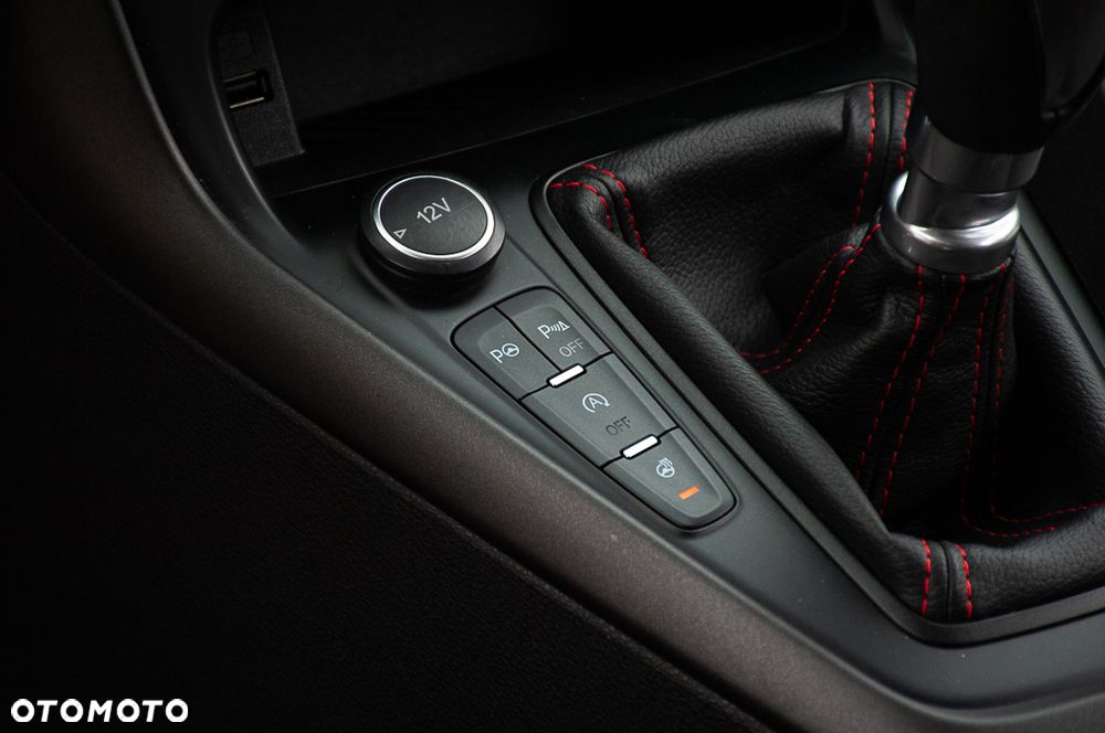 Ford Focus SW 1.5 EcoBoost S&S ST-LINE - 22