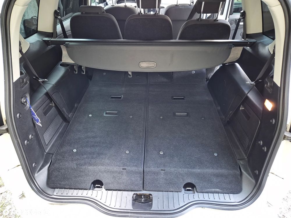 Ford S-Max - 9