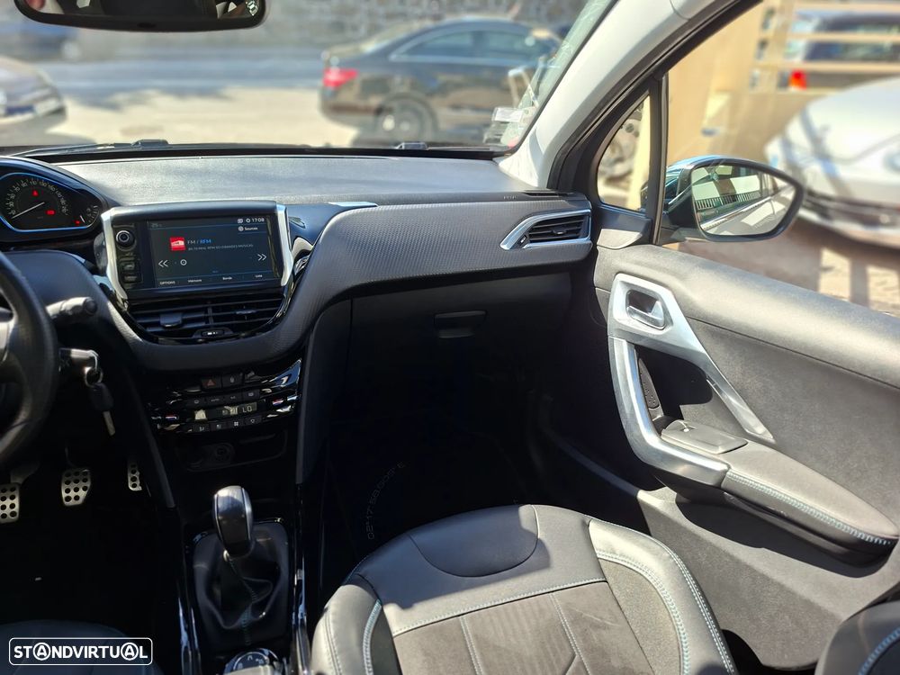 Peugeot 2008 1.2 PureTech Crossway - 28