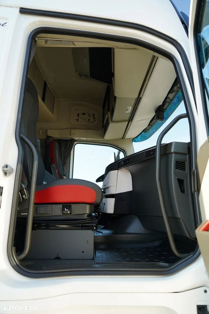 Volvo FH 500 / SOLO / 6X2 / I-PARK COOL / DHOLLANDIA LIFT / PUNTE RIDICATĂ / DIRECȚIE / PODEA REZISTENTĂ - 37