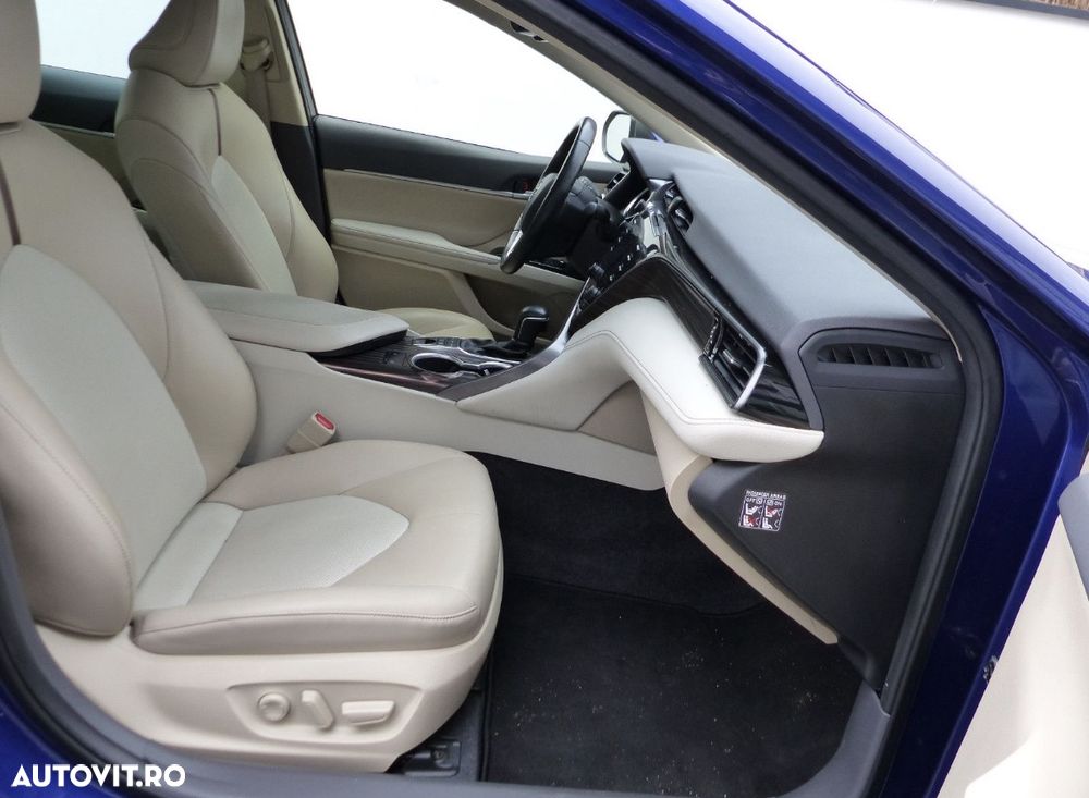 Toyota Camry Executive - 9