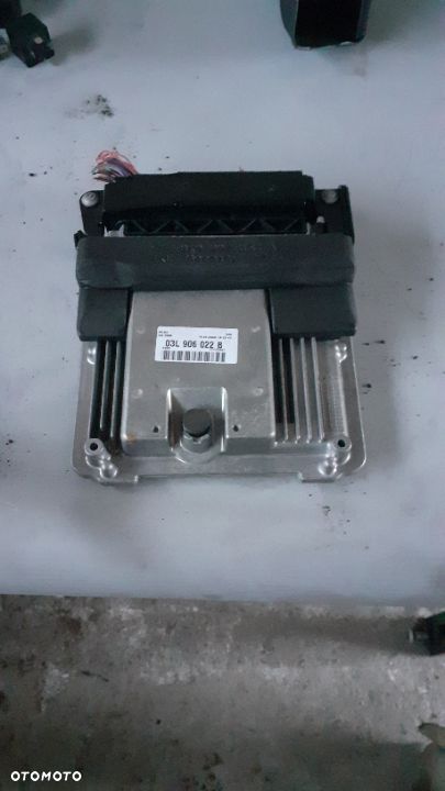 Komputer silnika Audi A4 B8 03L 906 022 B
