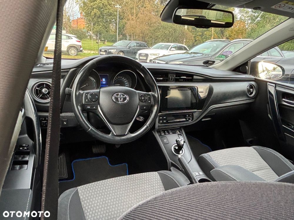 Toyota Auris 1.8 HSD Prestige NAVI - 39
