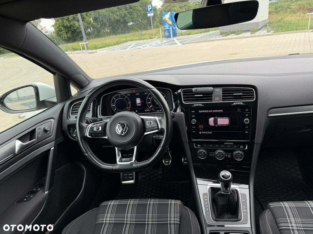 Volkswagen Golf VII 2.0 TDI BMT GTD - 33