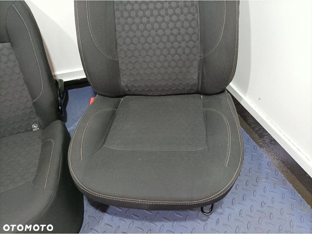 DACIA SANDERO II FOTELE KANAPA SIEDZISKO OPARCIE KOMPLET EU - 2