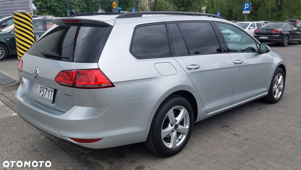 Volkswagen Golf 1.6 TDI BlueMotion Comfortline - 9