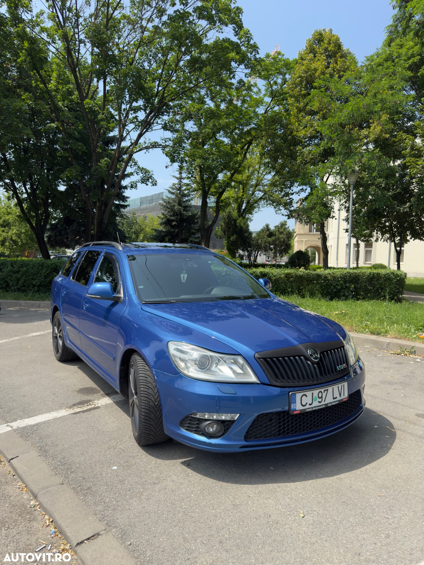 Skoda Octavia Combi 2.0 TDI RS DSG - 2