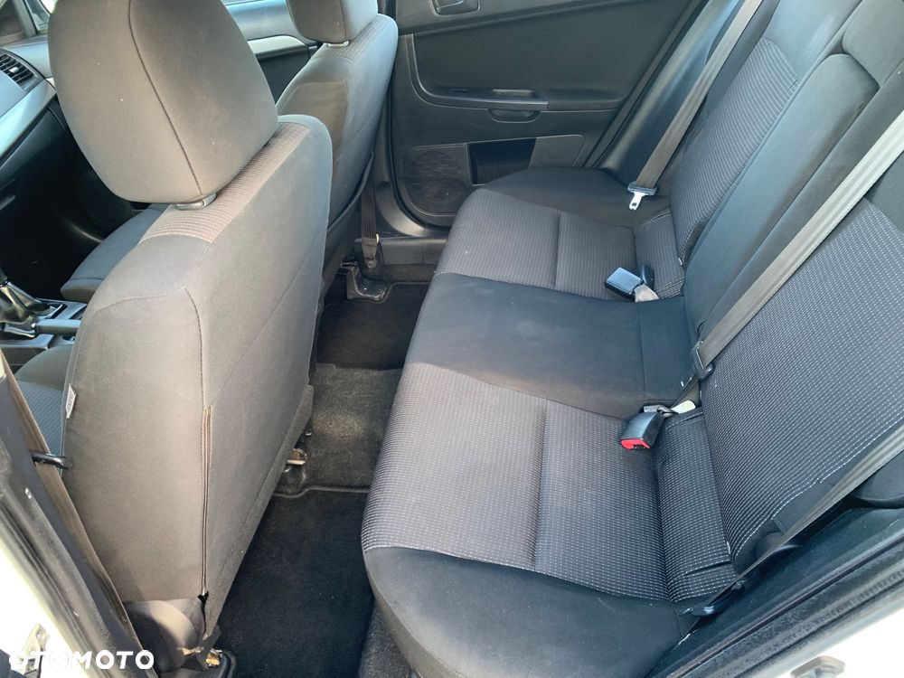 Mitsubishi Lancer 1.5 - 12