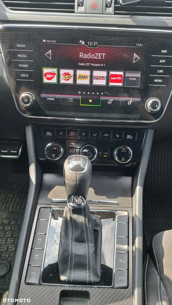 Skoda Superb 2.0 TDI DSG Sportline - 17