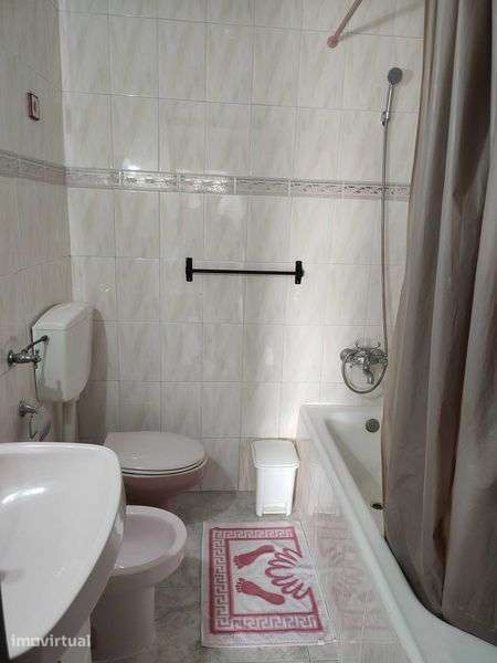 T2 Mobilado (Parte de Apt) | Metro da Reboleira - Grande imagem: 3/10