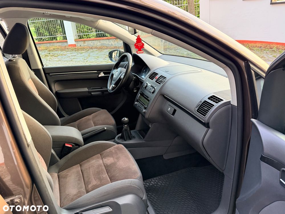 Volkswagen Touran 2.0 TDI DPF BlueMotion Technology STYLE - 7