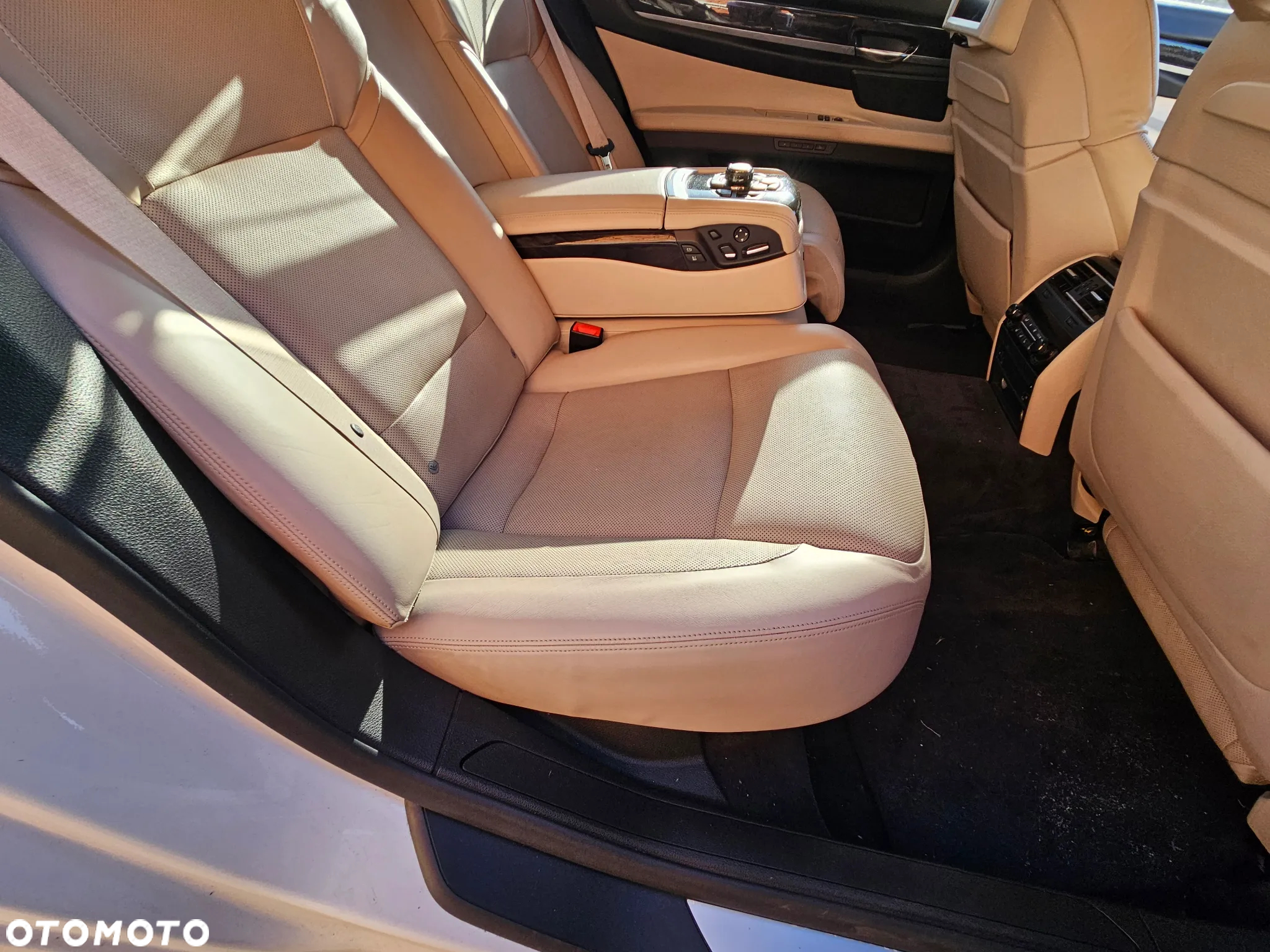 BMW Seria 7 750Li - 25