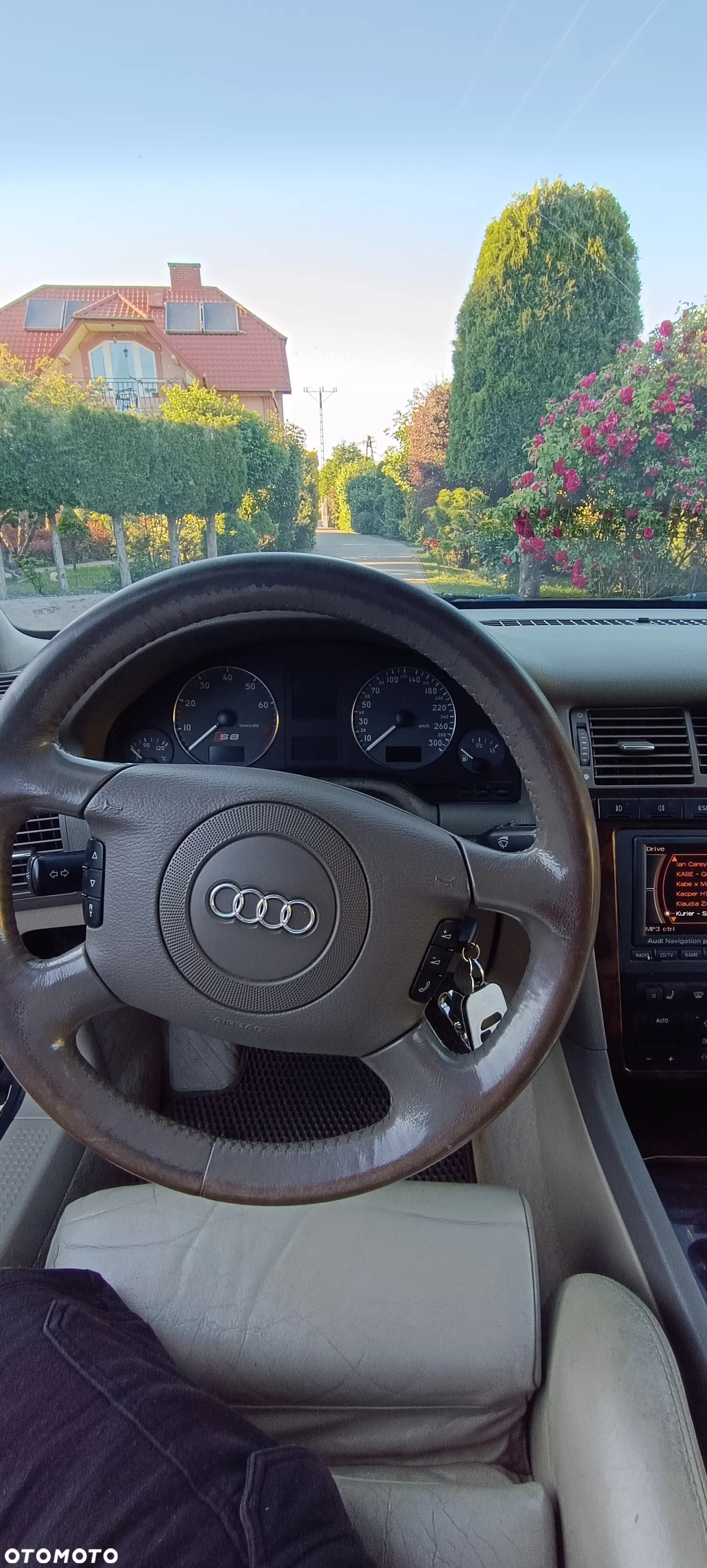 Audi A8 4.2 Quattro - 19
