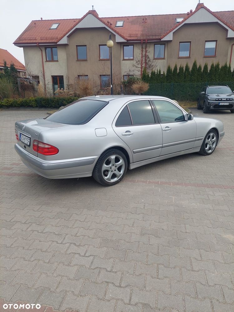 Mercedes-Benz Klasa E - 4
