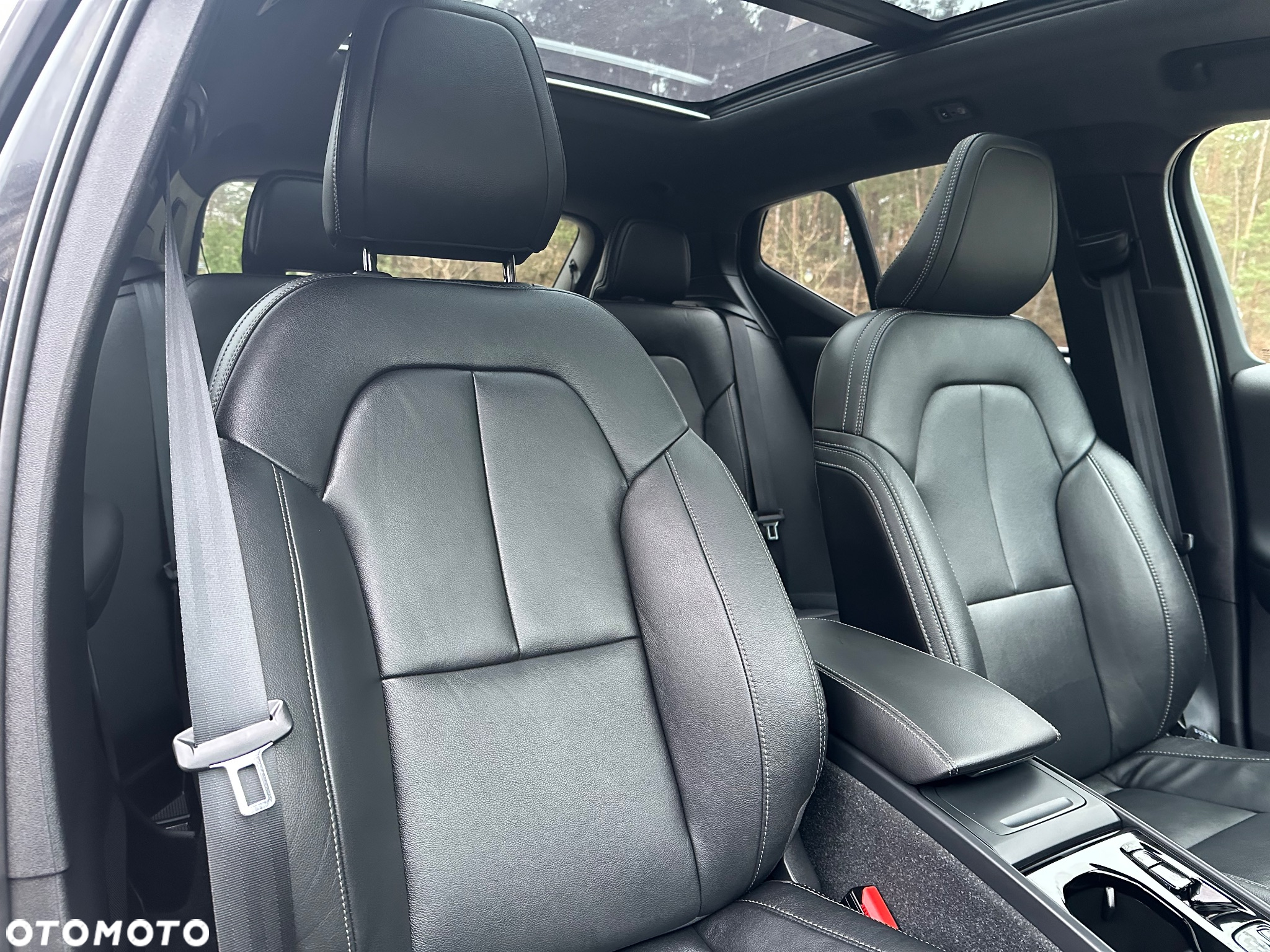 Volvo XC 40 B5 B AWD Geartronic RDesign - 17