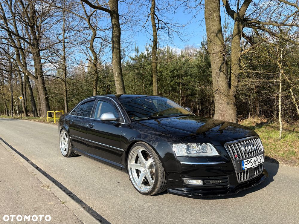 Audi S8 - 1