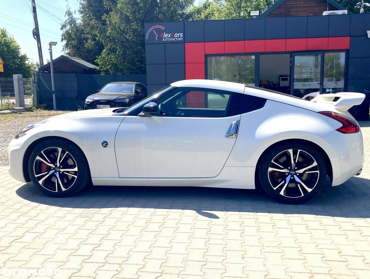 Nissan 370 Z - 2