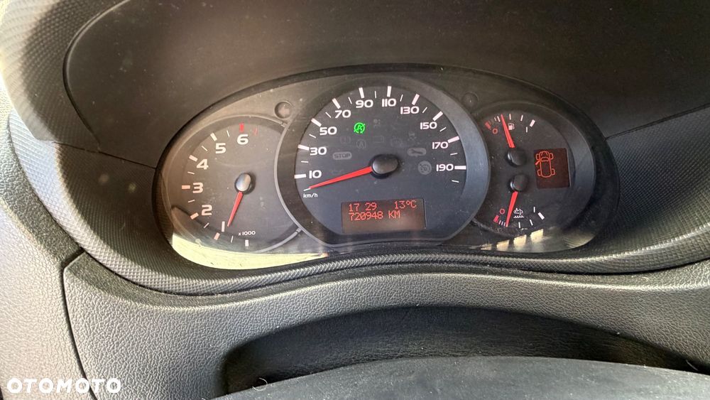 Renault Master III - 26